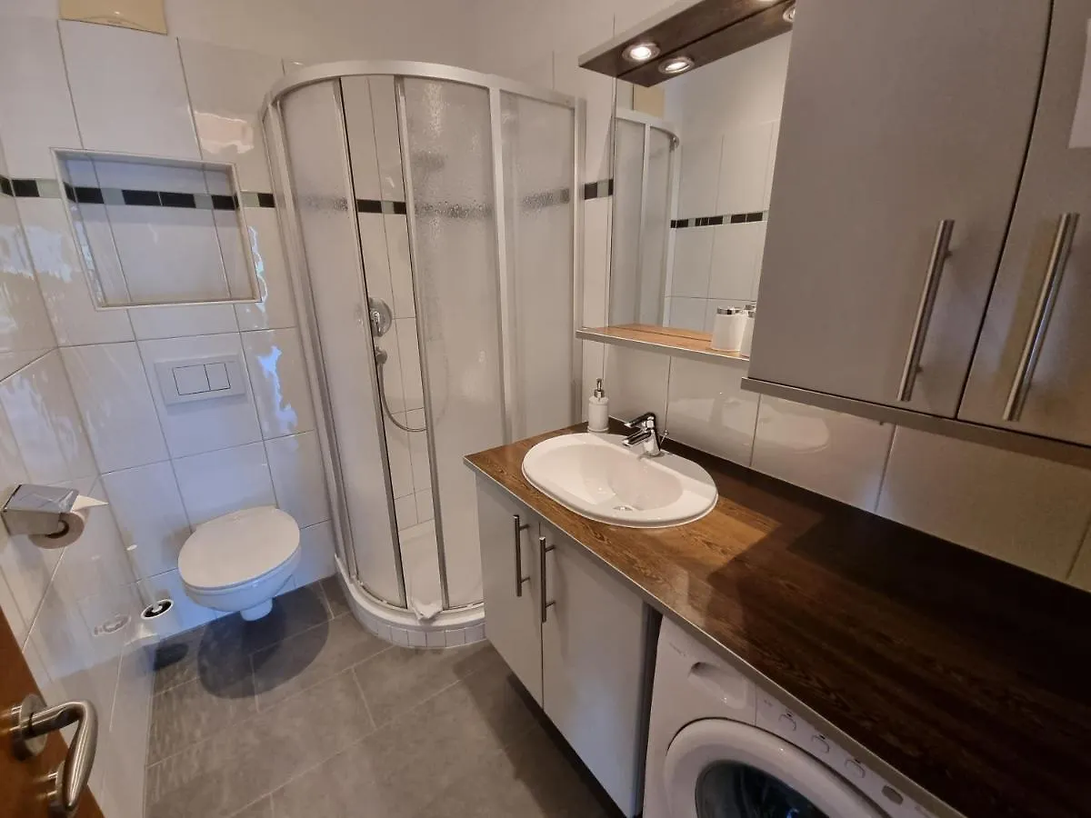 Appartment Schwarzenauer Mutters 0*,  Austria